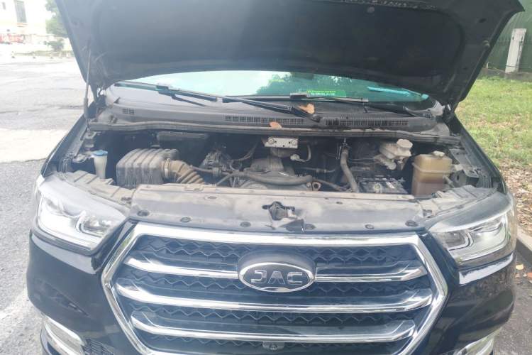 Used JAC Refine M4 2018 2.0T DCT Executive Edition Engine Bay