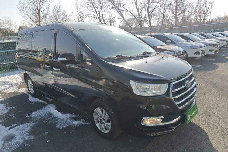 Used JAC Refine M4 2018 2.0L Manual Express Version Front Right 45 Deg