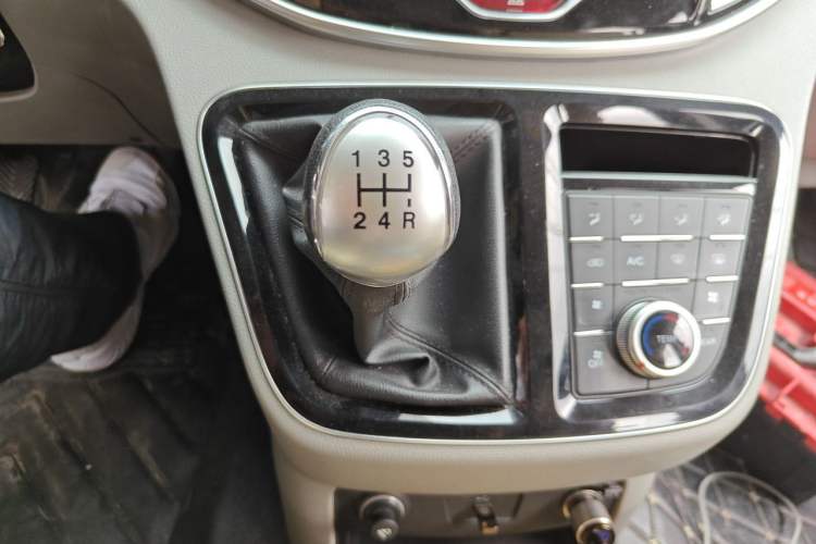 Used JAC Refine M4 2018 2.0L Manual Express Version Gear Lever