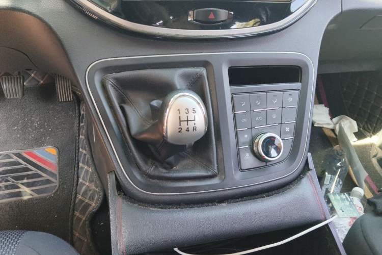 Used JAC Refine M4 2018 2.0L Manual Express Version Gear Lever