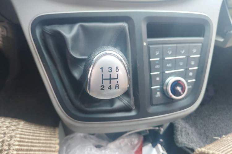 Used JAC Refine M4 2018 2.0T DCT Executive Edition Gear Lever