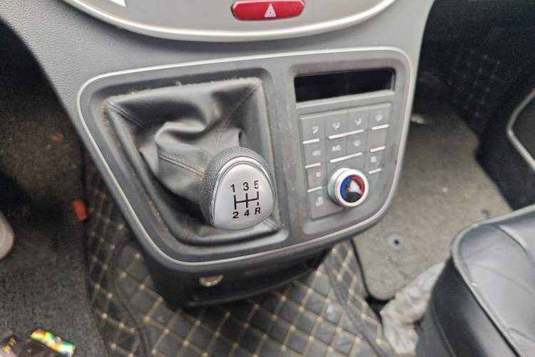 Used JAC Refine M4 2018 2.0L Manual Express Version Gear Lever