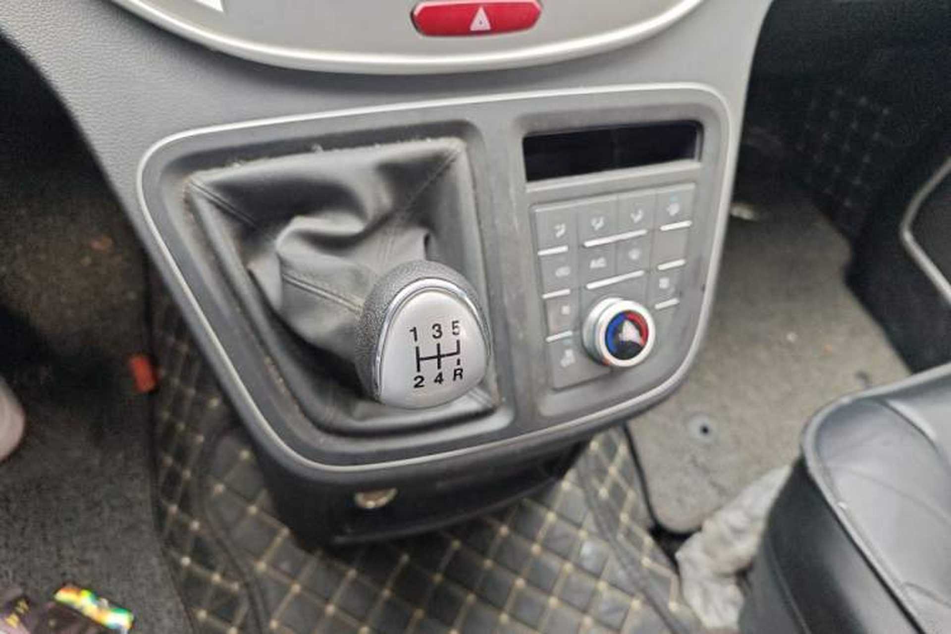 Used JAC Refine M4 2018 2.0L Manual Express Version Gear Lever