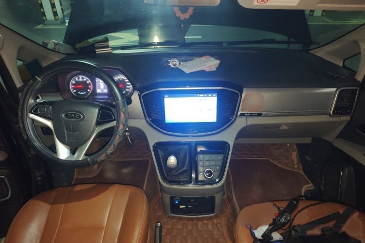 Used JAC Refine M4 2018 2.0L Manual Express Version Interior 2