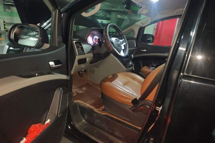 Used JAC Refine M4 2018 2.0L Manual Express Version Interior 3