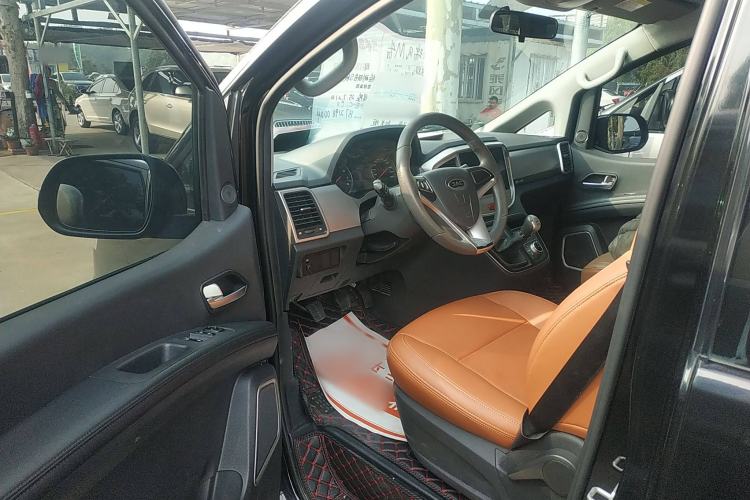 Used JAC Refine M4 2018 2.0L Manual Express Version Interior 3