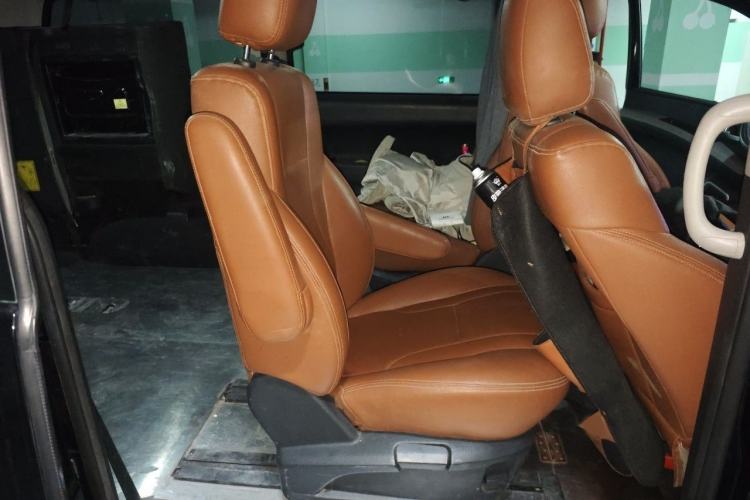 Used JAC Refine M4 2018 2.0L Manual Express Version Interior 4