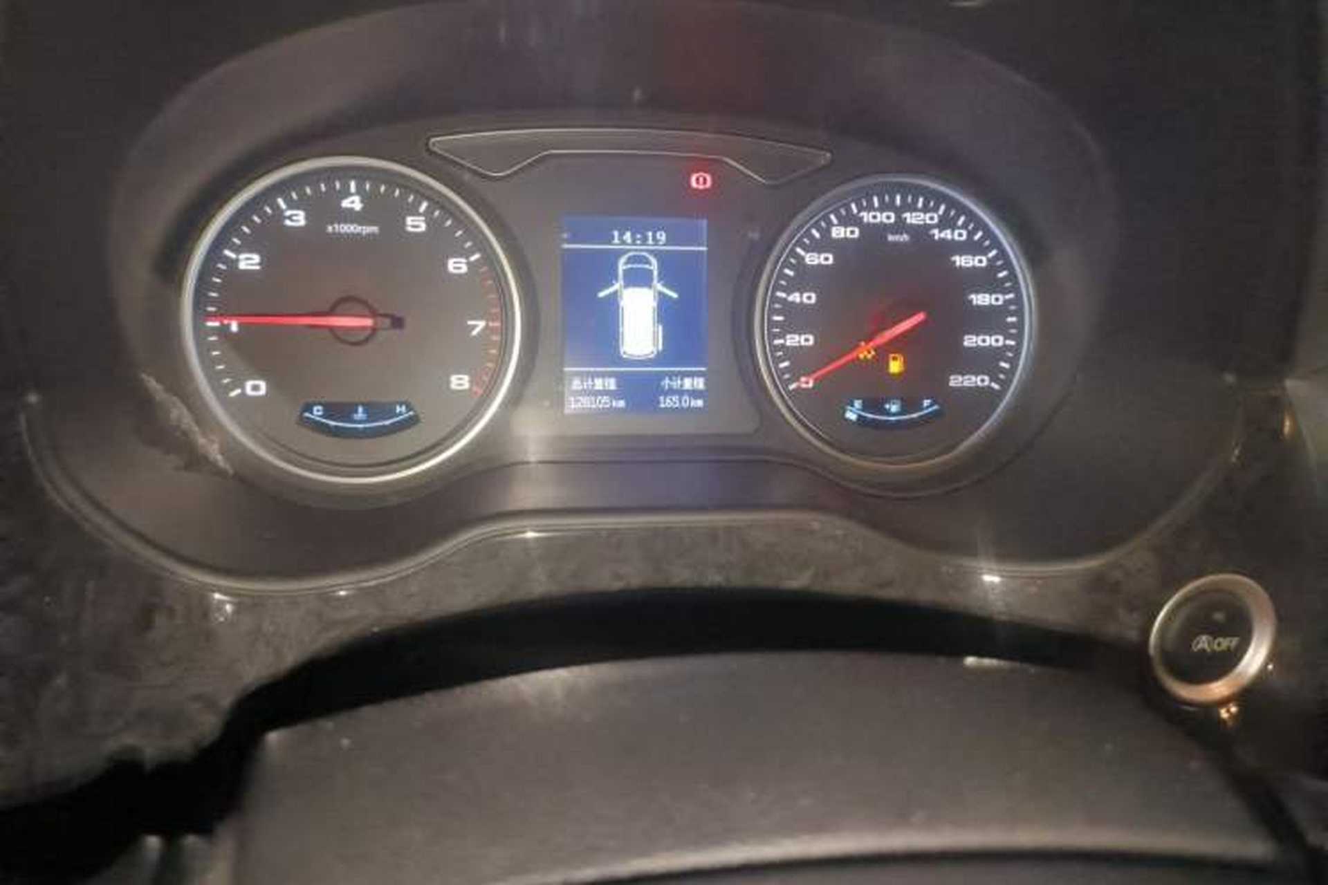 Used JAC Refine M4 2018 2.0L Manual Express Version Odometer Close Up