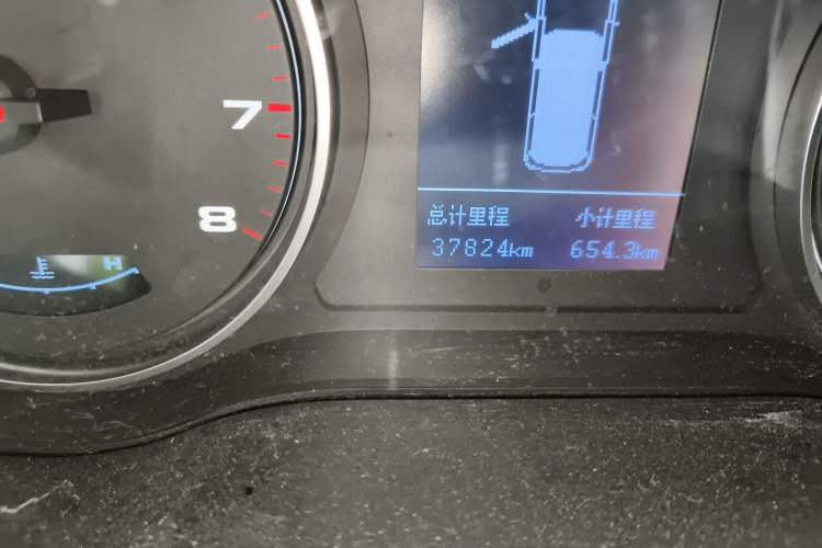 Used JAC Refine M4 2018 2.0L Manual Express Version Odometer Close Up