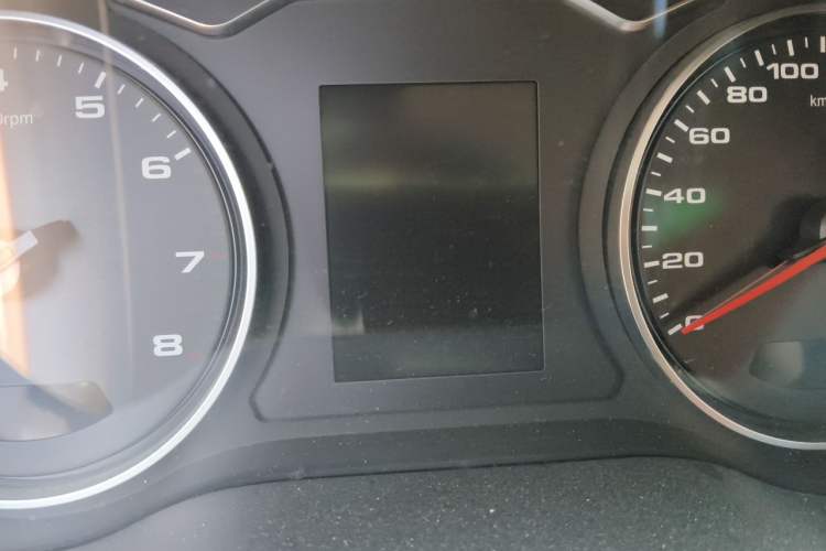 Used JAC Refine M4 2018 2.0L Manual Express Version Odometer Close Up