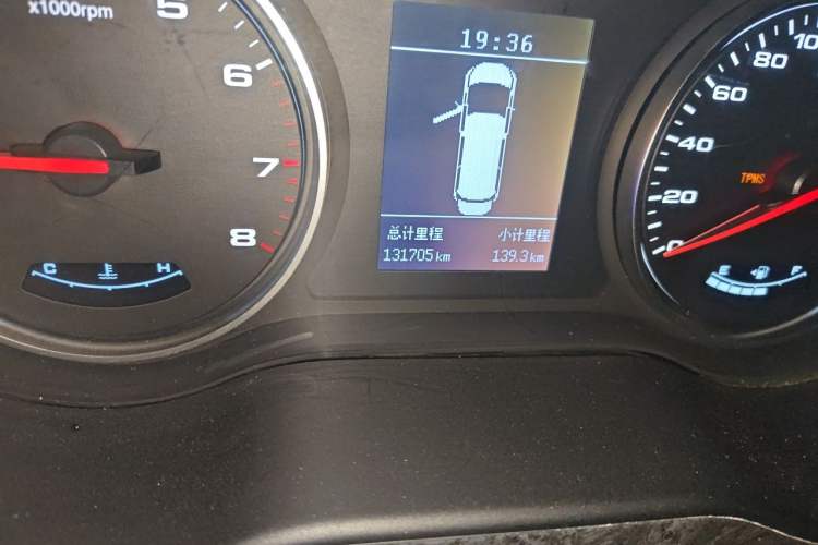 Used JAC Refine M4 2018 Business Edition 1.5T Manual Luxury Model Odometer Close Up