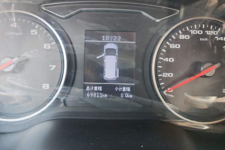 Used JAC Refine M4 2018 2.0L Manual Express Version Odometer Close Up