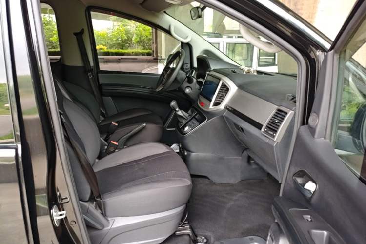 Used JAC Refine M4 2018 2.0L Manual Express Version Right Front Seat