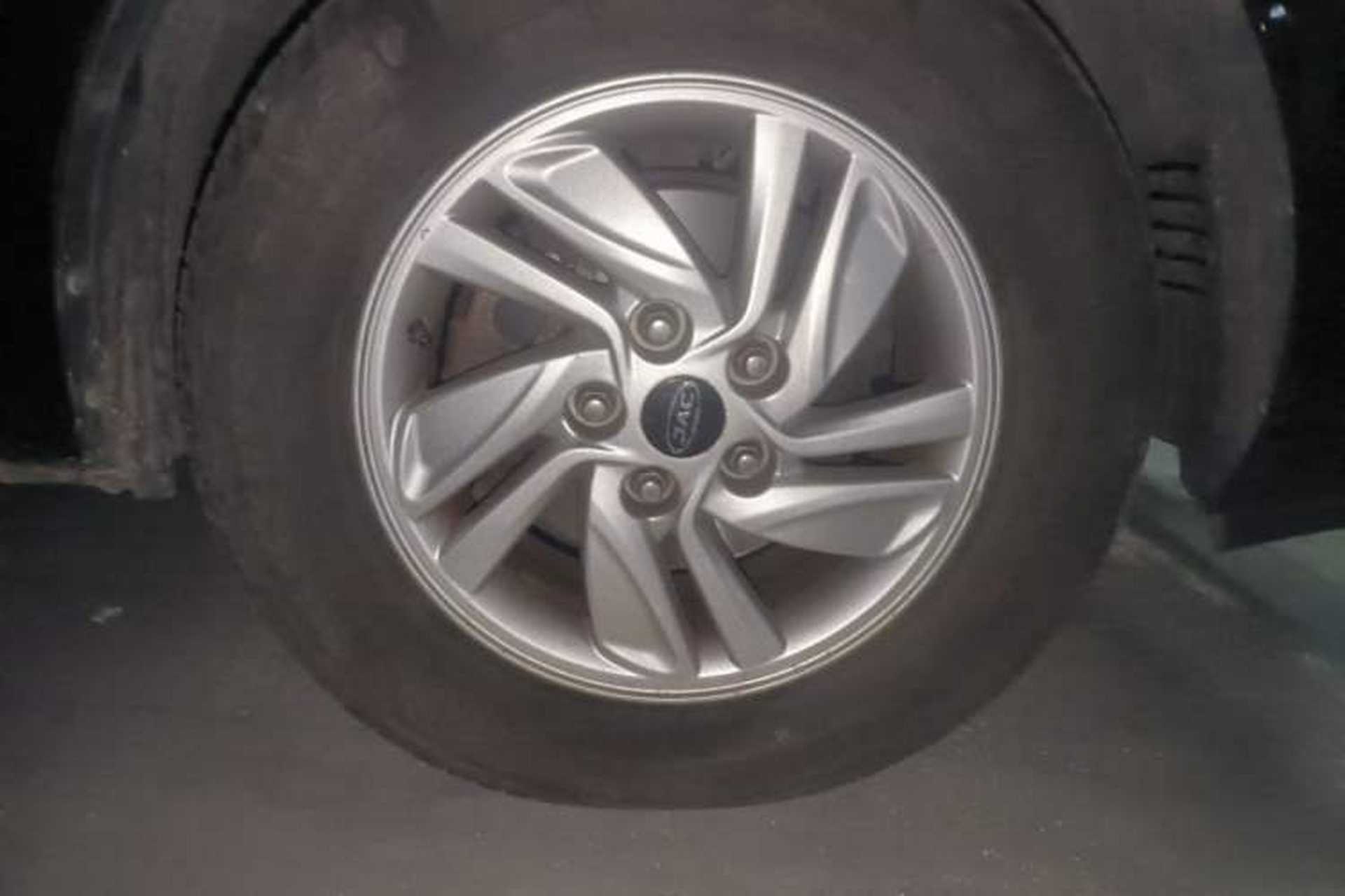 Used JAC Refine M4 2018 2.0L Manual Express Version Right Front Wheel Hub