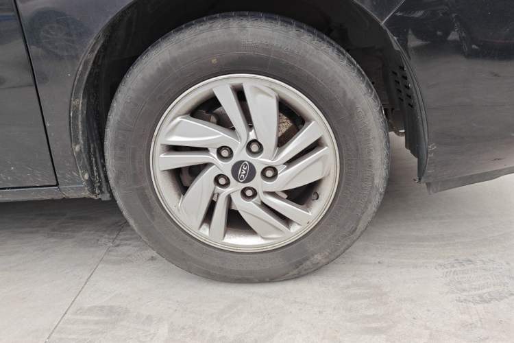 Used JAC Refine M4 2018 2.0L Manual Express Version Right Front Wheel Hub