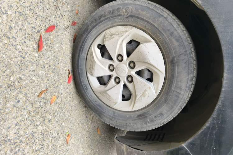 Used JAC Refine M4 2018 2.0L Manual Express Version Right Front Wheel Hub