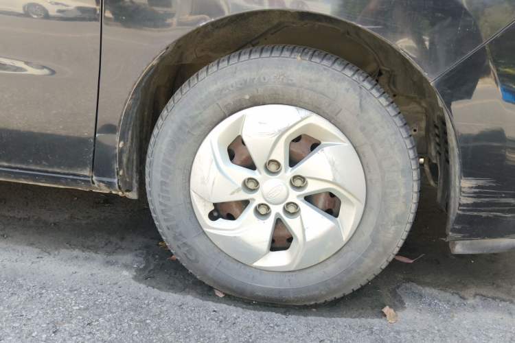 Used JAC Refine M4 2018 2.0L Manual Express Version Right Front Wheel Hub