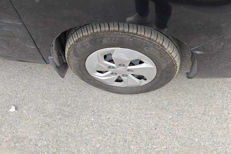 Used JAC Refine M4 2018 2.0L Manual Express Version Right Front Wheel Hub