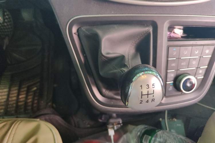 Used JAC Refine M4 2018 2.0L Manual Express Version Gear Lever