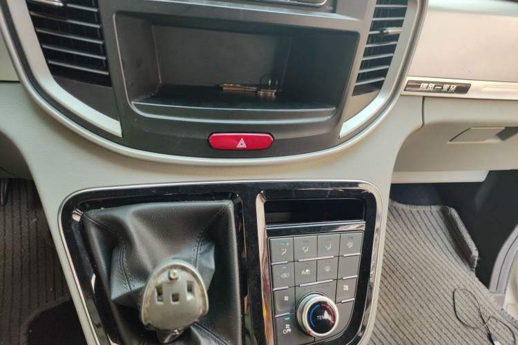 Used JAC Refine M4 2018 2.0L Manual Express Version Audio And AC Panel