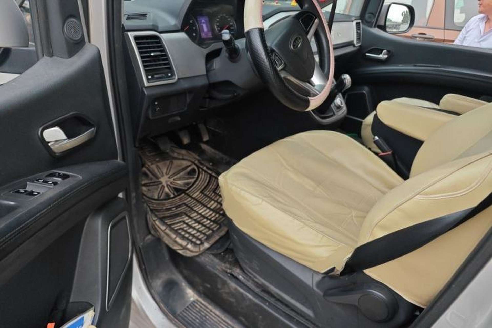 Used JAC Refine M4 2018 2.0L Manual Express Version Driver Seat