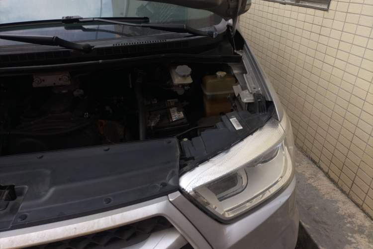 Used JAC Refine M4 2018 2.0L Manual Express Version Engine Bay Left