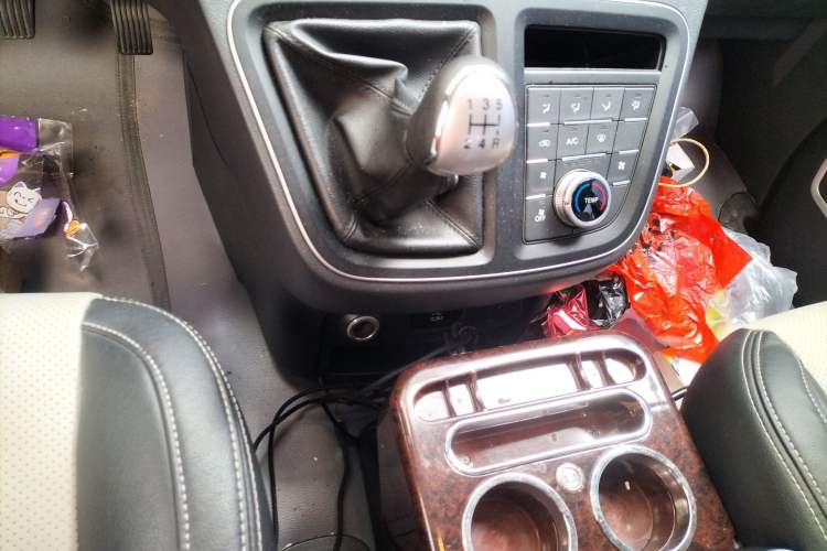 Used JAC Refine M4 2018 2.0L Manual Express Version Gear Lever