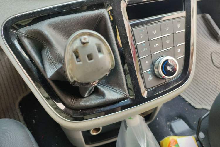 Used JAC Refine M4 2018 2.0L Manual Express Version Gear Lever