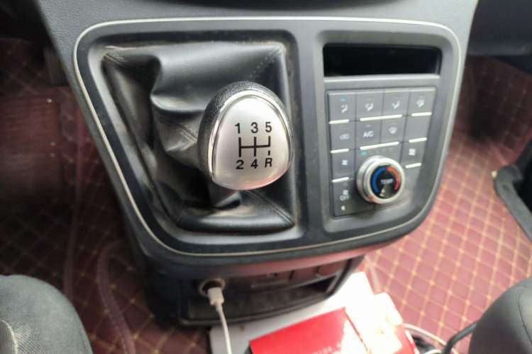 Used JAC Refine M4 2018 2.0L Manual Express Version Gear Lever