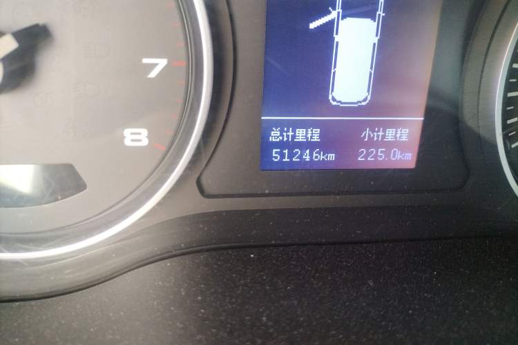 Used JAC Refine M4 2018 2.0L Manual Express Version Odometer Close Up
