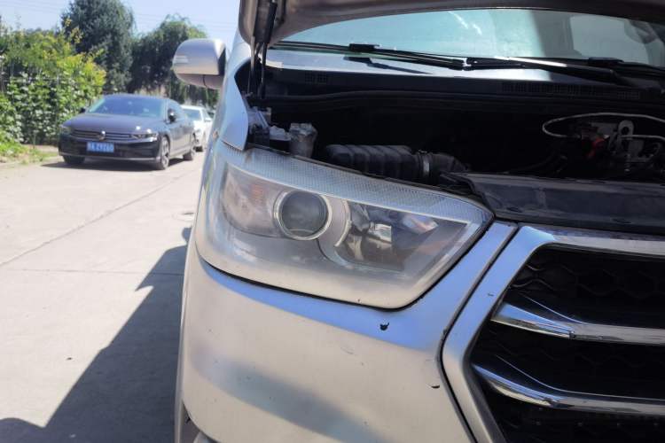 Used JAC Refine M4 2018 2.0L Manual Express Version Right Front Headlight