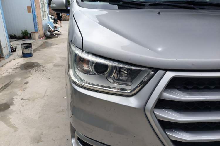 Used JAC Refine M4 2018 2.0L Manual Express Version Right Front Headlight