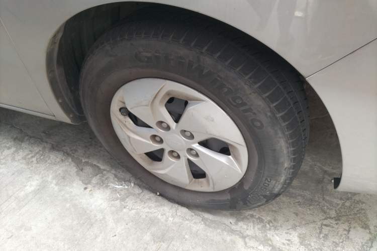 Used JAC Refine M4 2018 2.0L Manual Express Version Right Front Wheel Hub