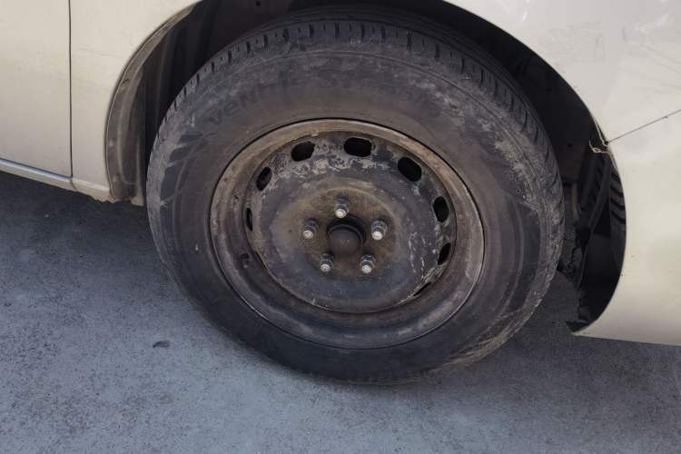 Used JAC Refine M4 2018 2.0L Manual Express Version Right Front Wheel Hub