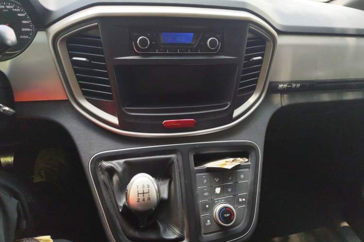 Used JAC Refine M4 2018 2.0L Manual Express Version Audio And AC Panel