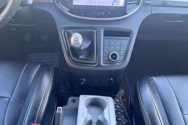 Used JAC Refine M4 2018 2.0L Manual Express Version Gear Lever