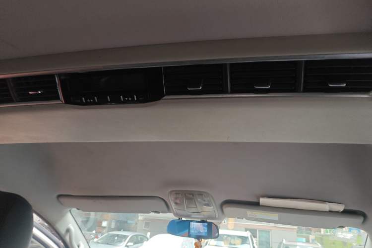Used JAC Refine M4 2018 1.5T Manual Hybrid Luxury Version Headliner