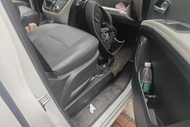 Used JAC Refine M4 2018 1.5T Manual Hybrid Luxury Version Interior 1
