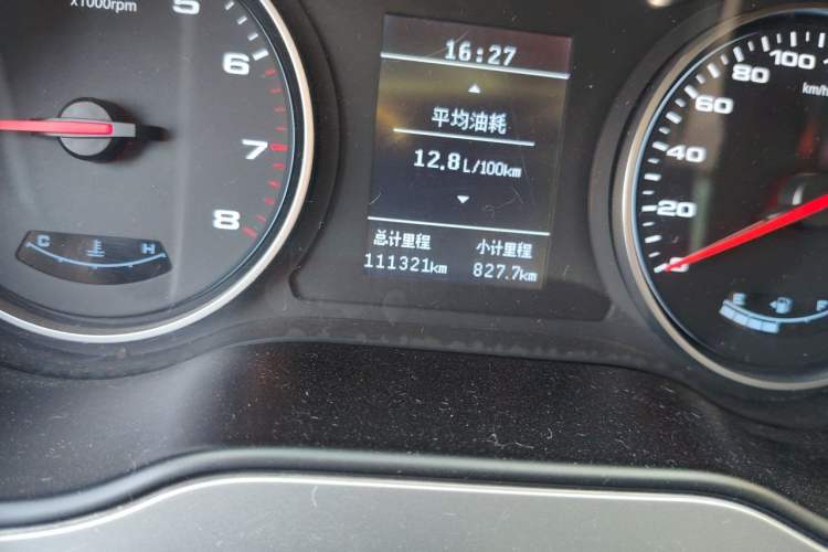 Used JAC Refine M4 2018 2.0L Manual Express Version Odometer Close Up