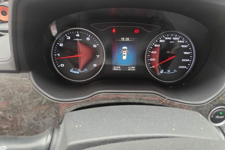 Used JAC Refine M4 2018 1.5T Manual Hybrid Luxury Version Odometer Close Up