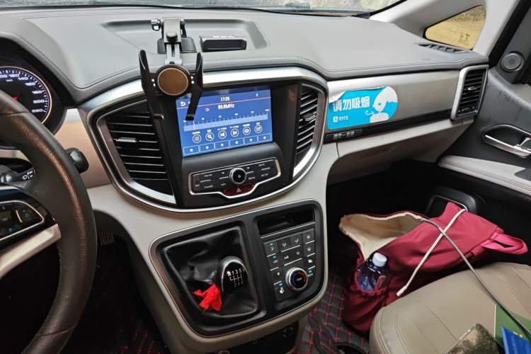 Used JAC Refine M4 2019 Business Series 1.9T Diesel Manual Business Edition Audio And AC Panel