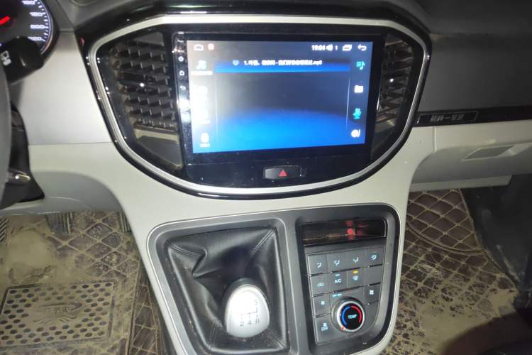 Used JAC Refine M4 2019 Business & Travel Series 2.0L Manual Comfort Model China VI Audio And AC Panel