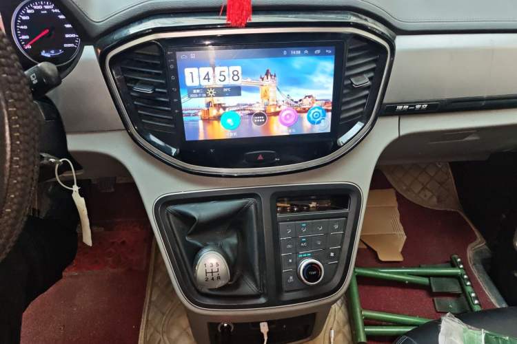 Used JAC Refine M4 2019 Business & Travel Series 2.0L Manual Comfort Model China VI Audio And AC Panel