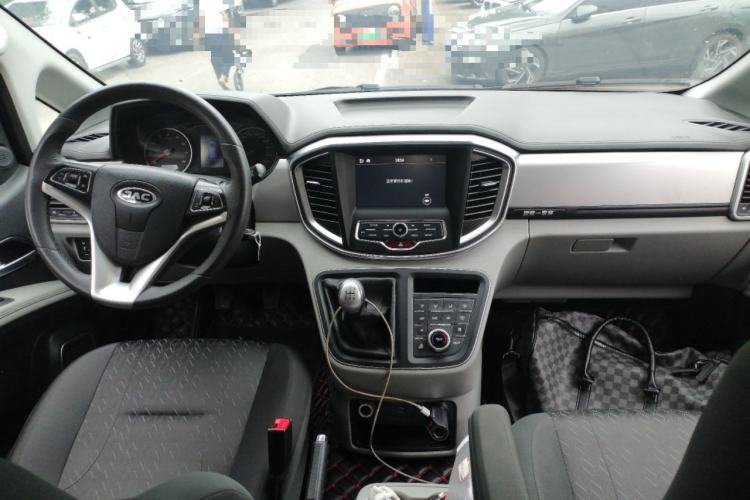Used JAC Refine M4 2019 Joyful Series 2.0L Manual Comfort Model China VI Standard Center Console