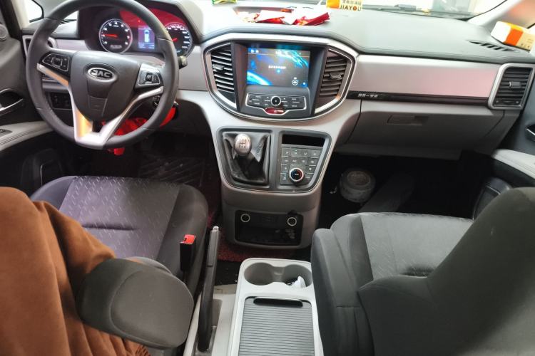 Used JAC Refine M4 2019 Joyful Series 2.0L Manual Business Model China VI Center Console