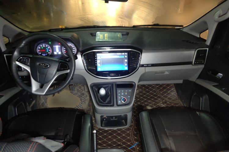 Used JAC Refine M4 2019 Business & Travel Series 2.0L Manual Comfort Model China VI Center Console