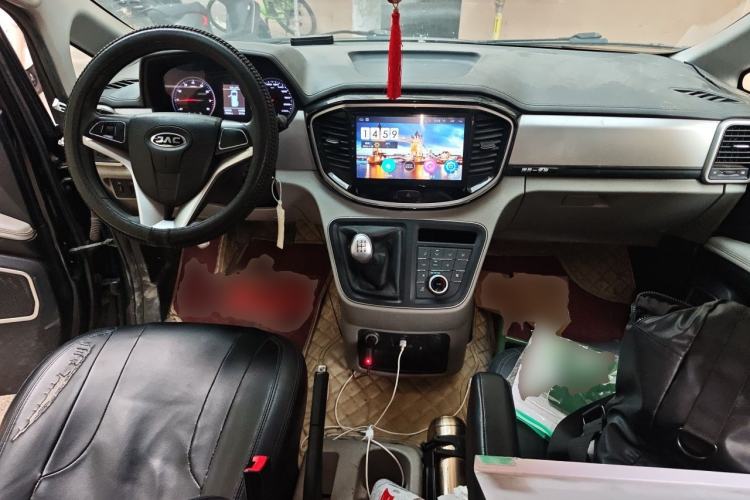 Used JAC Refine M4 2019 Business & Travel Series 2.0L Manual Comfort Model China VI Center Console