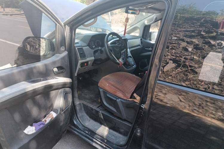 Used JAC Refine M4 2019 Business & Travel Series 1.9T Diesel Manual Comfort Model Driver Seat