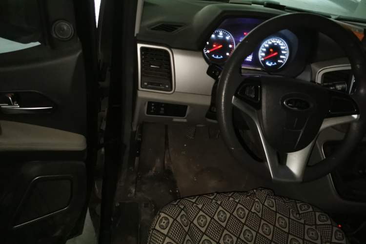 Used JAC Refine M4 2019 Business & Travel Series 1.9T Diesel Manual Comfort Model Driver Seat