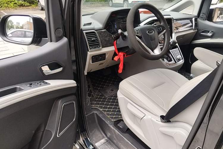 Used JAC Refine M4 2019 2.0T DCT Executive Edition Driver Seat
